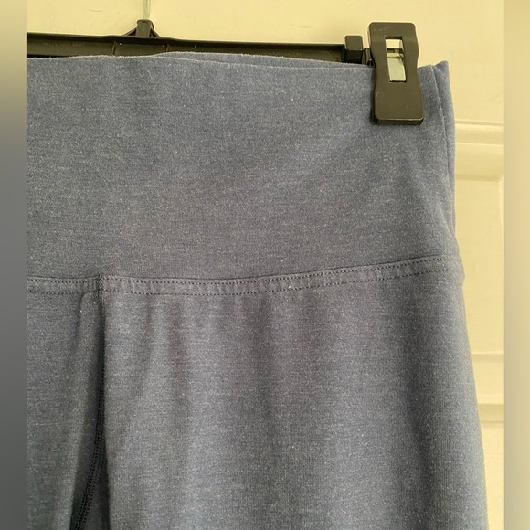 Old Navy Tie Die Stripe Balance Leggings Size M - Picture 3 of 6